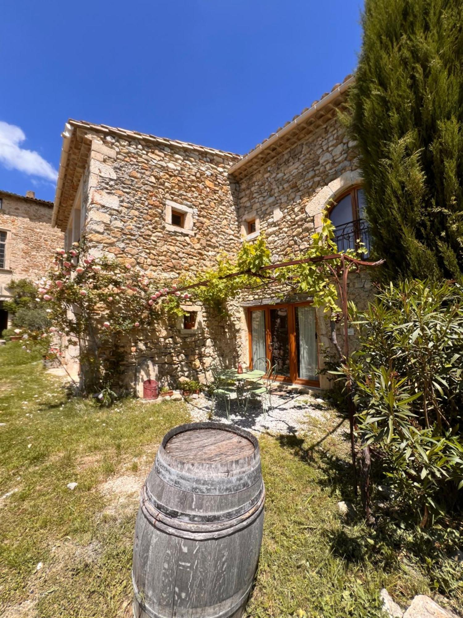Gites Du Chateau D'Alencon Le Pegue Exterior foto